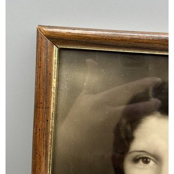 Photograph The Ultimate Flapper Antique 1920s Formal Portrait Wood Gold Edging - Picture 3 of 8